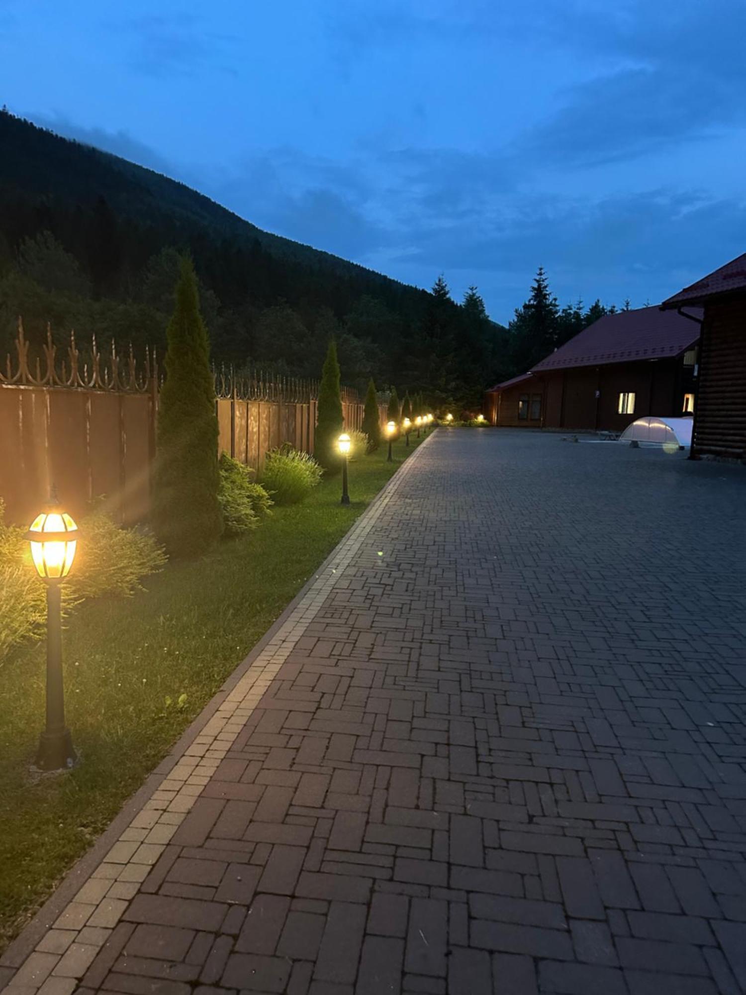 Bambetli Villa Tatariv Bagian luar foto
