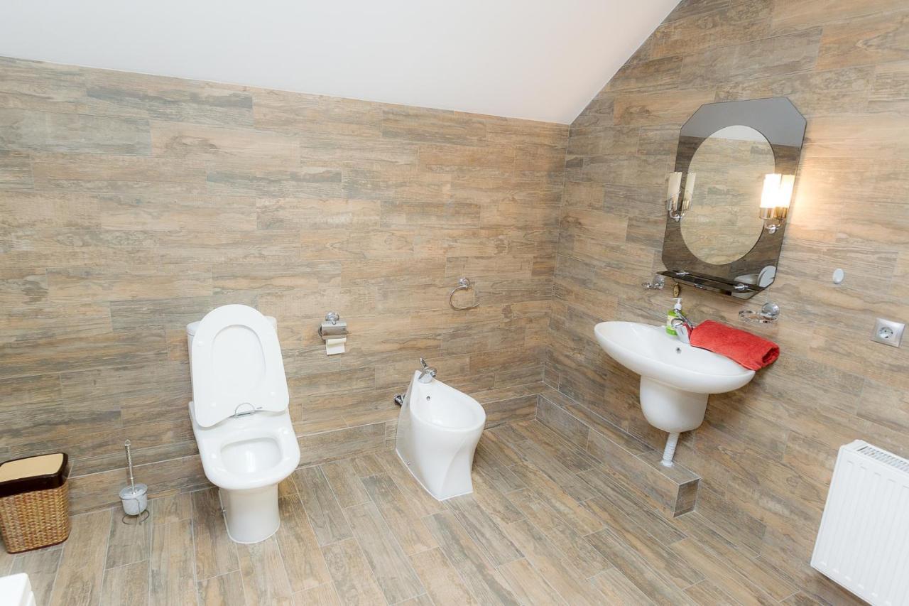 Bambetli Villa Tatariv Bagian luar foto
