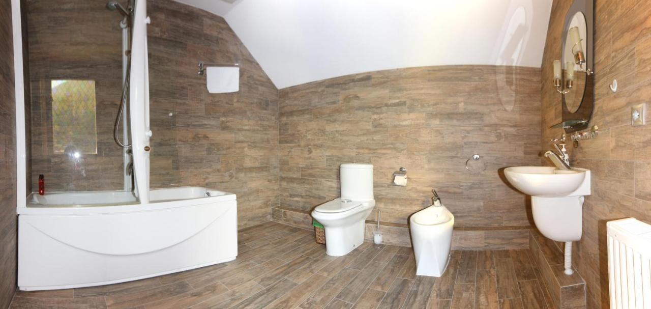 Bambetli Villa Tatariv Bagian luar foto