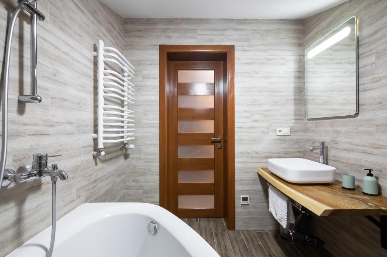 Bambetli Villa Tatariv Bagian luar foto