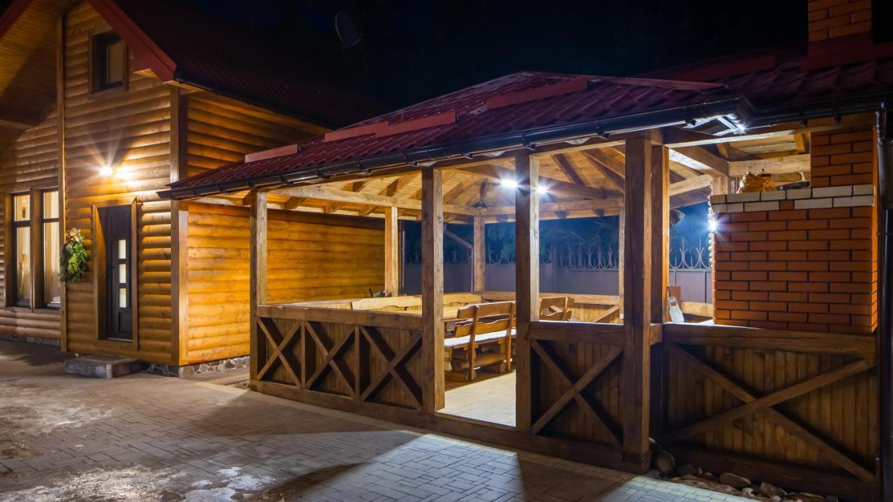 Bambetli Villa Tatariv Bagian luar foto