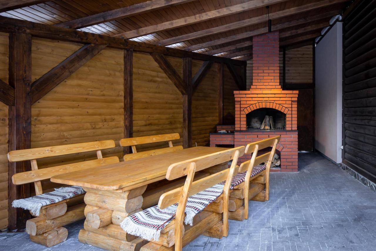Bambetli Villa Tatariv Bagian luar foto