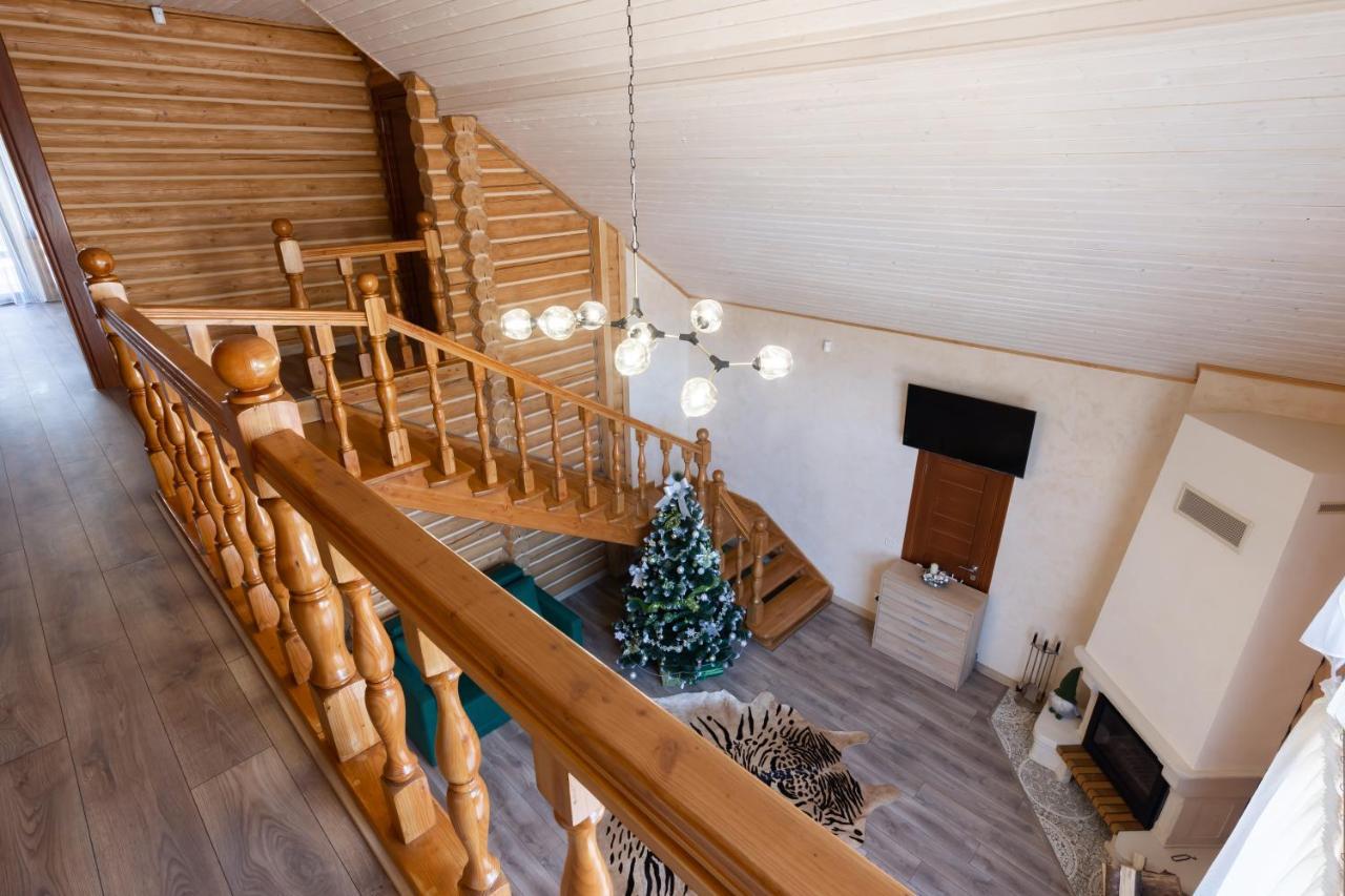 Bambetli Villa Tatariv Bagian luar foto